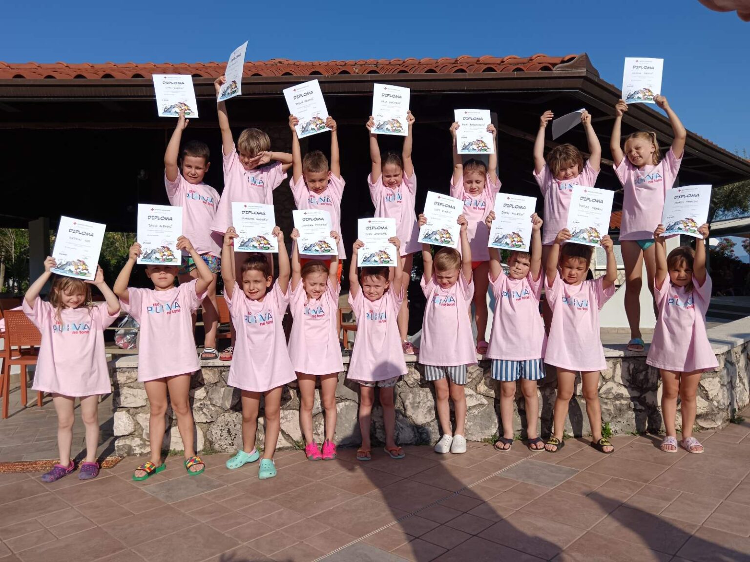 Završene škole plivanja: 93 mališana dobilo diplome plivača početnika ŠP2025